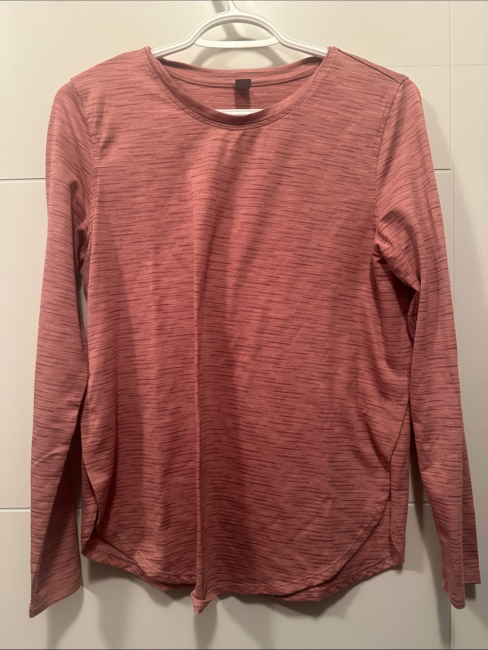 Long Sleeve activewear Crewneck Top in Dusty Rose